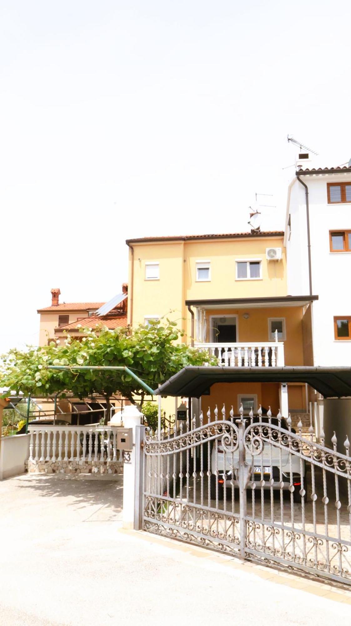 שטיניאן Apartment Zdravko מראה חיצוני תמונה